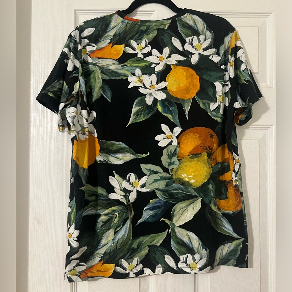 H&M T-Shirt Size Mens Large. Only Worn a Handful of Times. Great Condition. - Picture 2 of 3